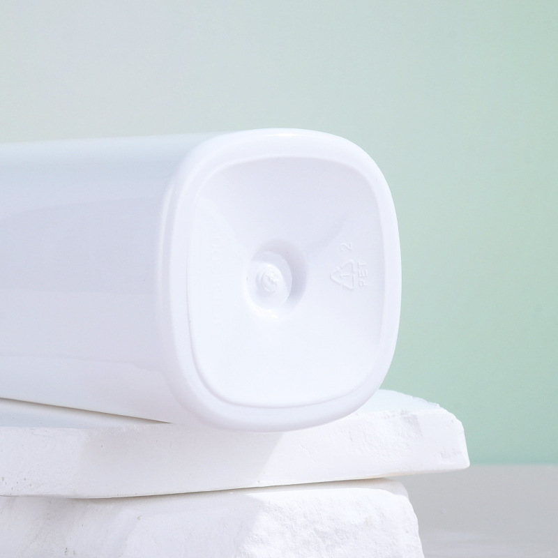 Manufacturer 600ml shampoo bottle white pressed plastic thickened wash and care packaging material square bathroom shampoo bottle