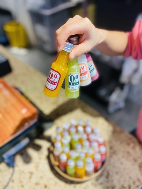 Coffee bottle 50ml disposable transparent plastic bottle with cover pet creative small wine bottle beverage cup