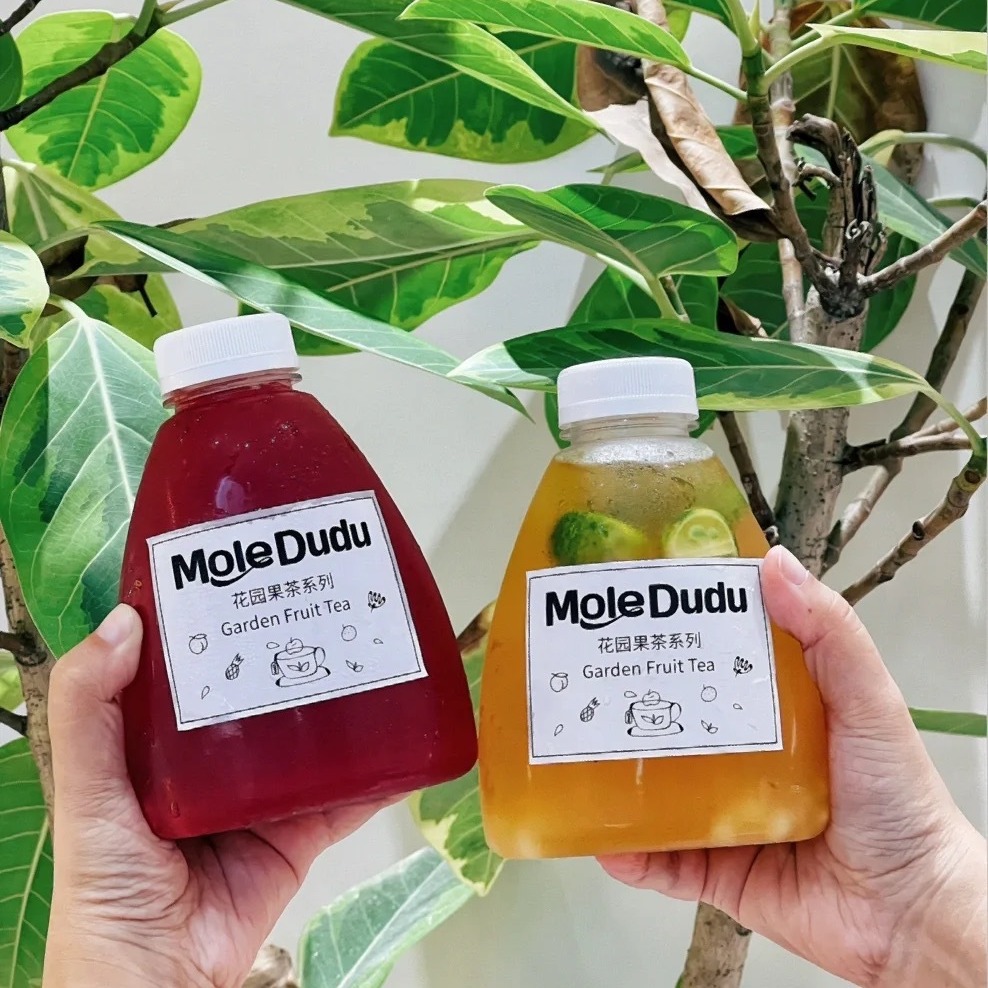 Triangular bottle 550ml cold brew tea takeaway bottle milk tea cup plastic juice bottle transparent pet bottle disposable beverage