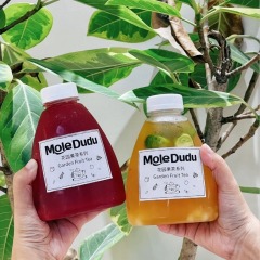 Triangular bottle 550ml cold brew tea takeaway bottle milk tea cup plastic juice bottle transparent pet bottle disposable beverage