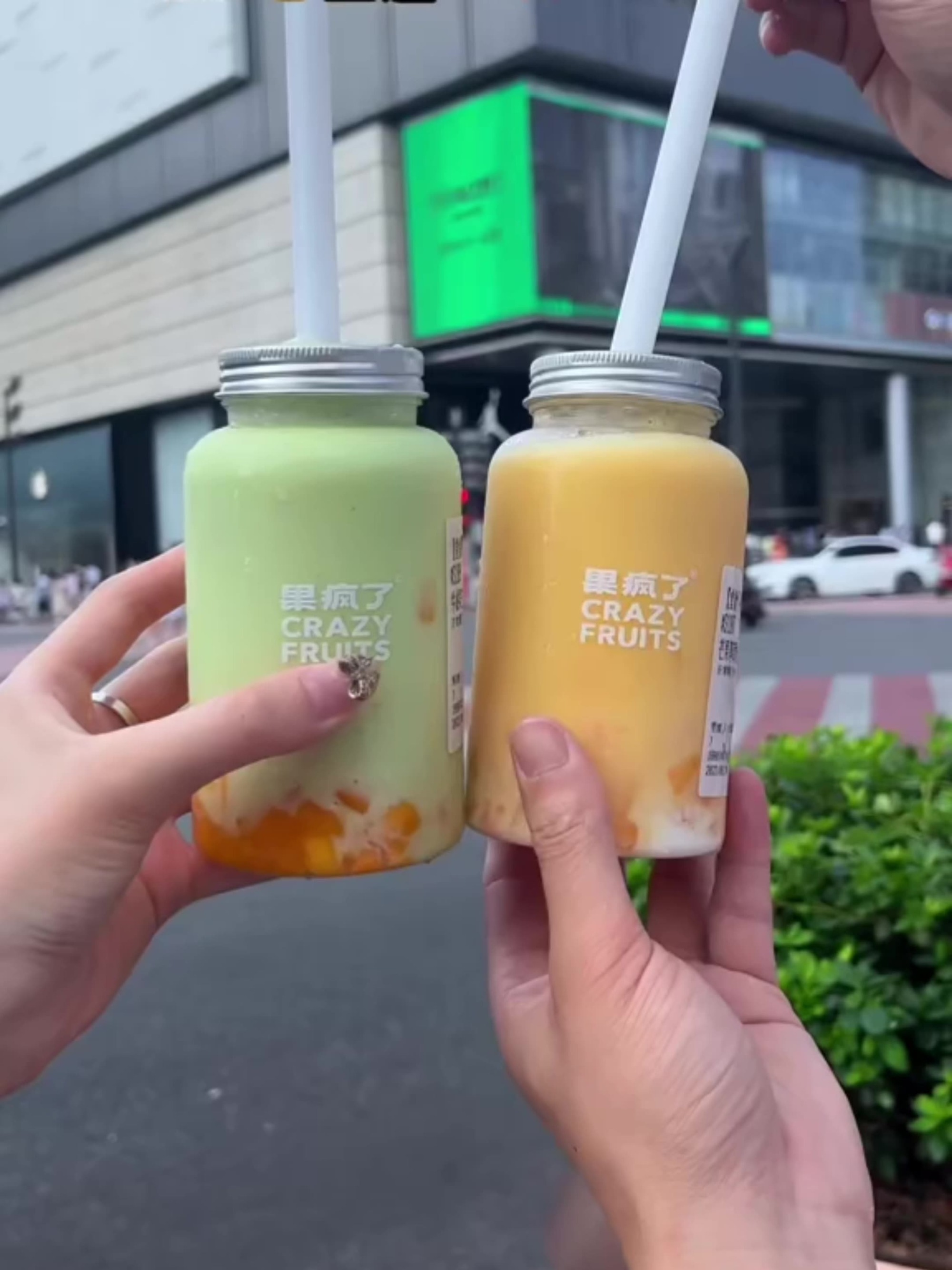 Milk tea round bottle plastic transparent 550mlpet juice Yangzhi Ganlu packaged bottle disposable beverage bottle