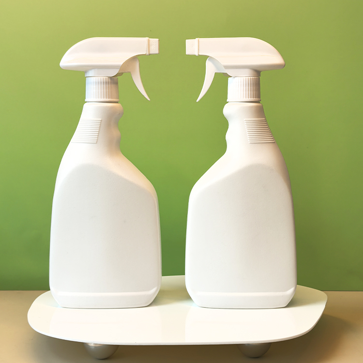 Manufacturers wholesale 500ml spray bottle thickened PE plastic 28-mouth packaging bottle