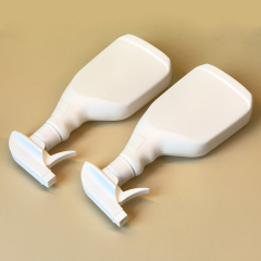Manufacturers wholesale 500ml spray bottle thickened PE plastic 28-mouth packaging bottle