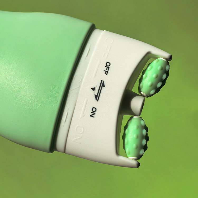 120ml Green Double Roller Neck Massage Cream Flat Plastic Bottle