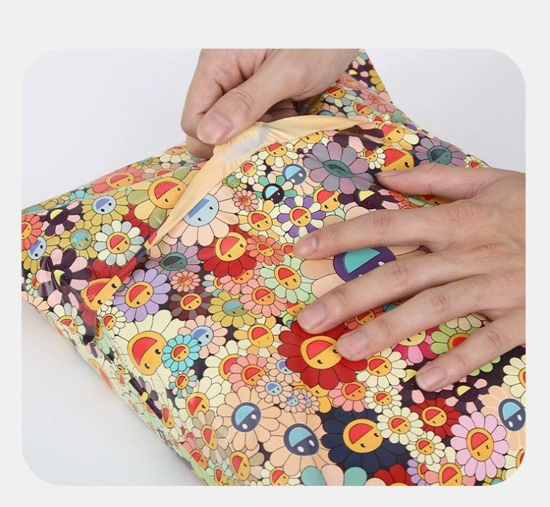 Custom Printed Colorful Poly Mailers, Self-Adhesive Clothing E-Commerce Packaging Bags, Wholesale Customizable Courier Shipping Bags