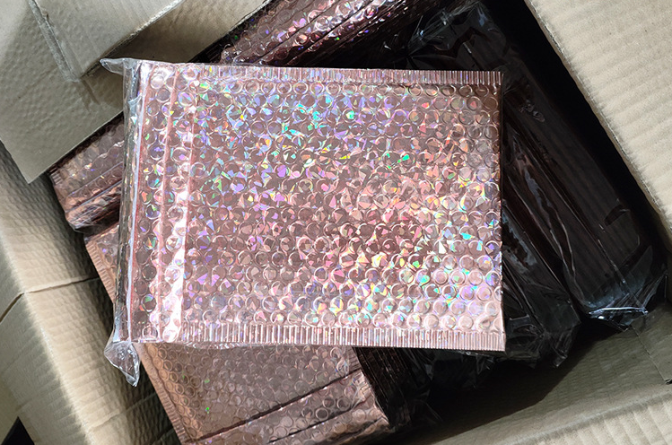 Rose Gold Laser Film Self-Seal Bubble Mailers Bags for E-Commerce Clothing Packaging, Express Shipping Bags