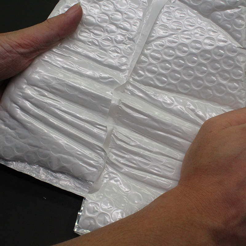Package Express Bubble Bag White Glossy Pearlescent