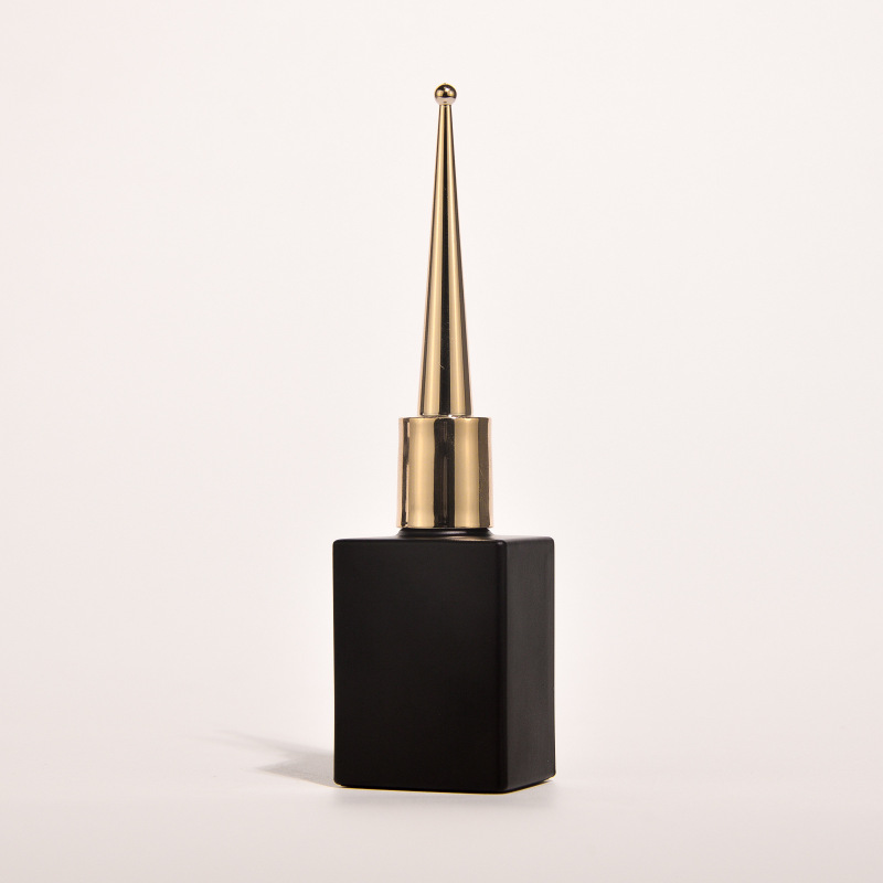 Factory direct sales of 15ml matte black nail polish bottles. Empty bottles in various styles.