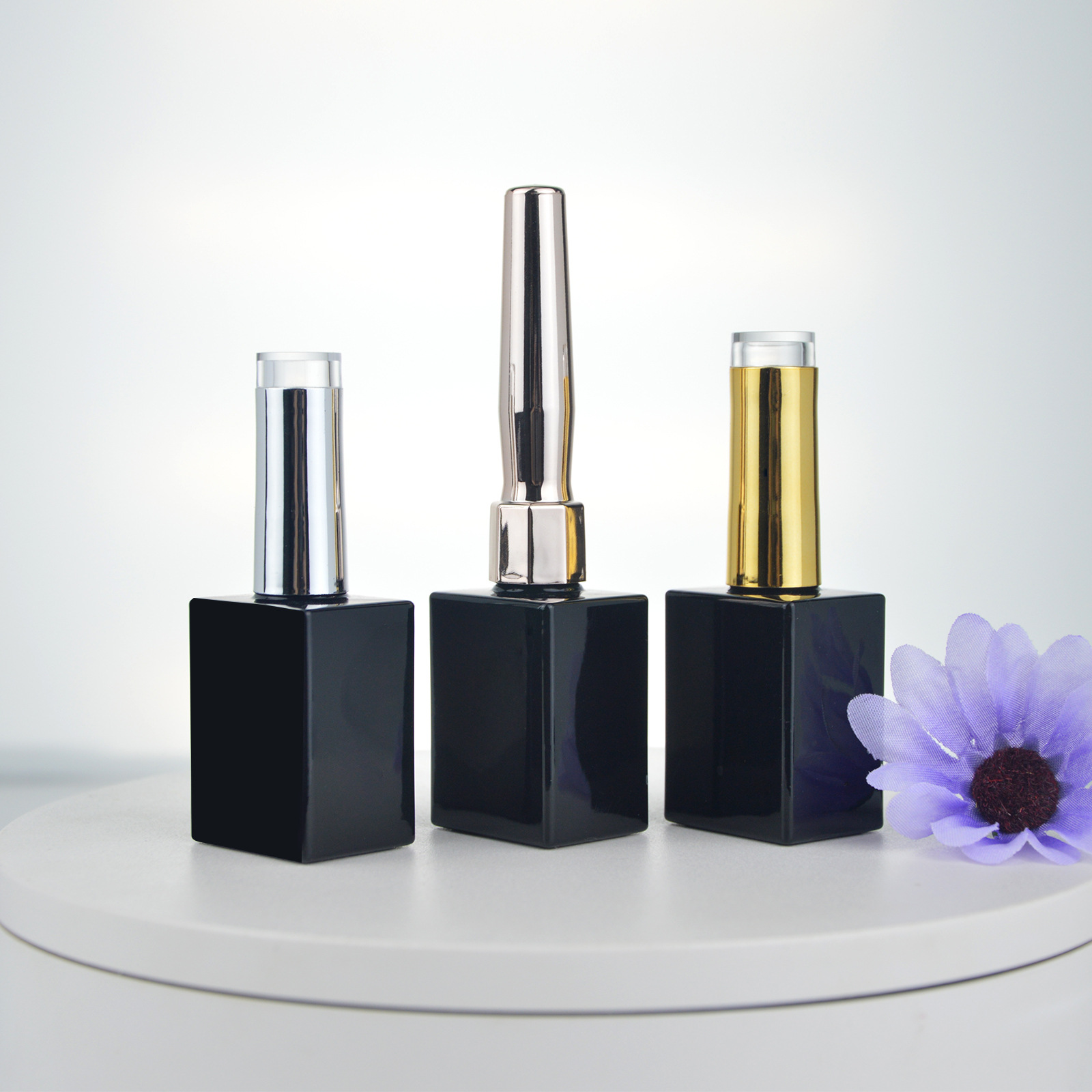 Factory wholesale empty gel nail polish bottles, black glass nail polish bottles, paintable with top caps.