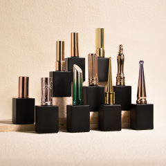 Factory wholesale empty gel nail polish bottles, black glass nail polish bottles, paintable with top caps.