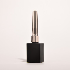 Factory direct sales of 15ml matte black nail polish bottles. Empty bottles in various styles.