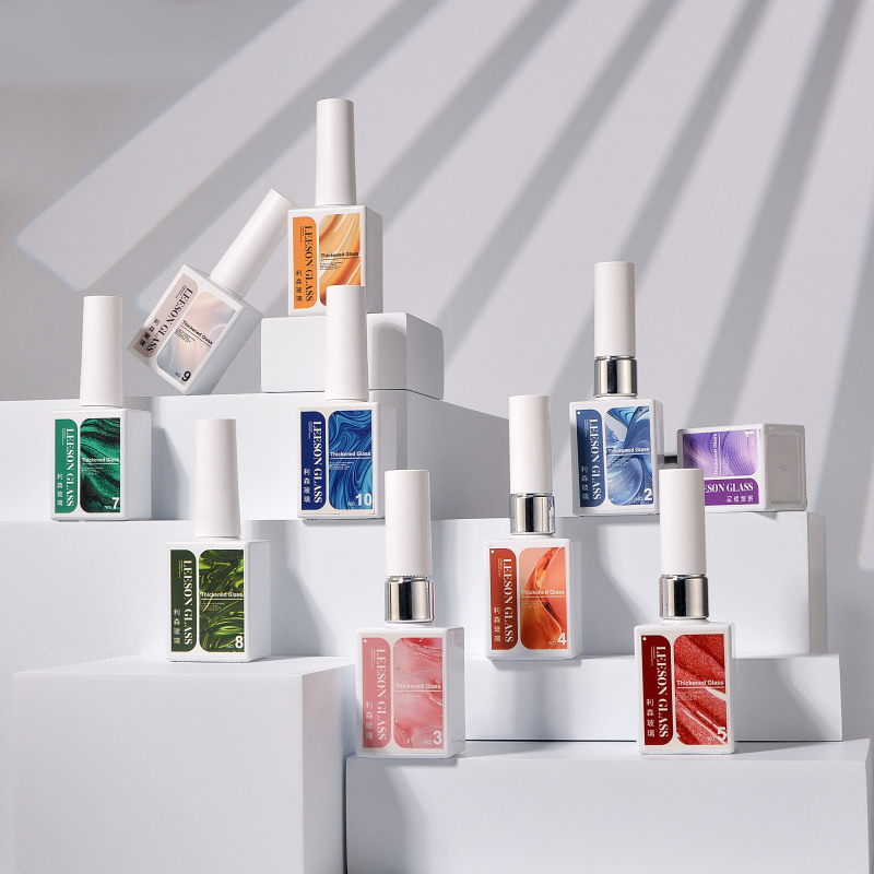 Factory wholesale empty gel nail polish bottles, black glass nail polish bottles, paintable with top caps.