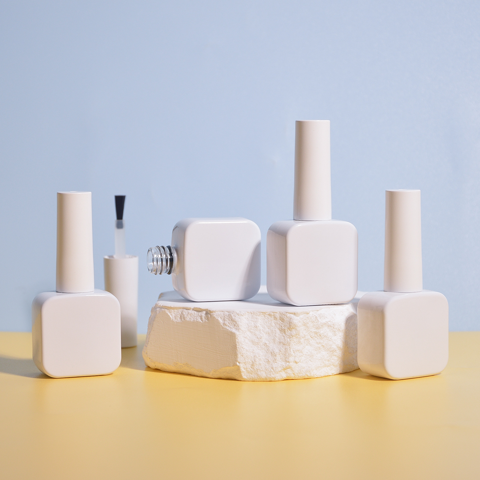 10ml spray-on colored gel nail polish dispenser, empty electroplated nail polish bottle, light-proof glass bottle.