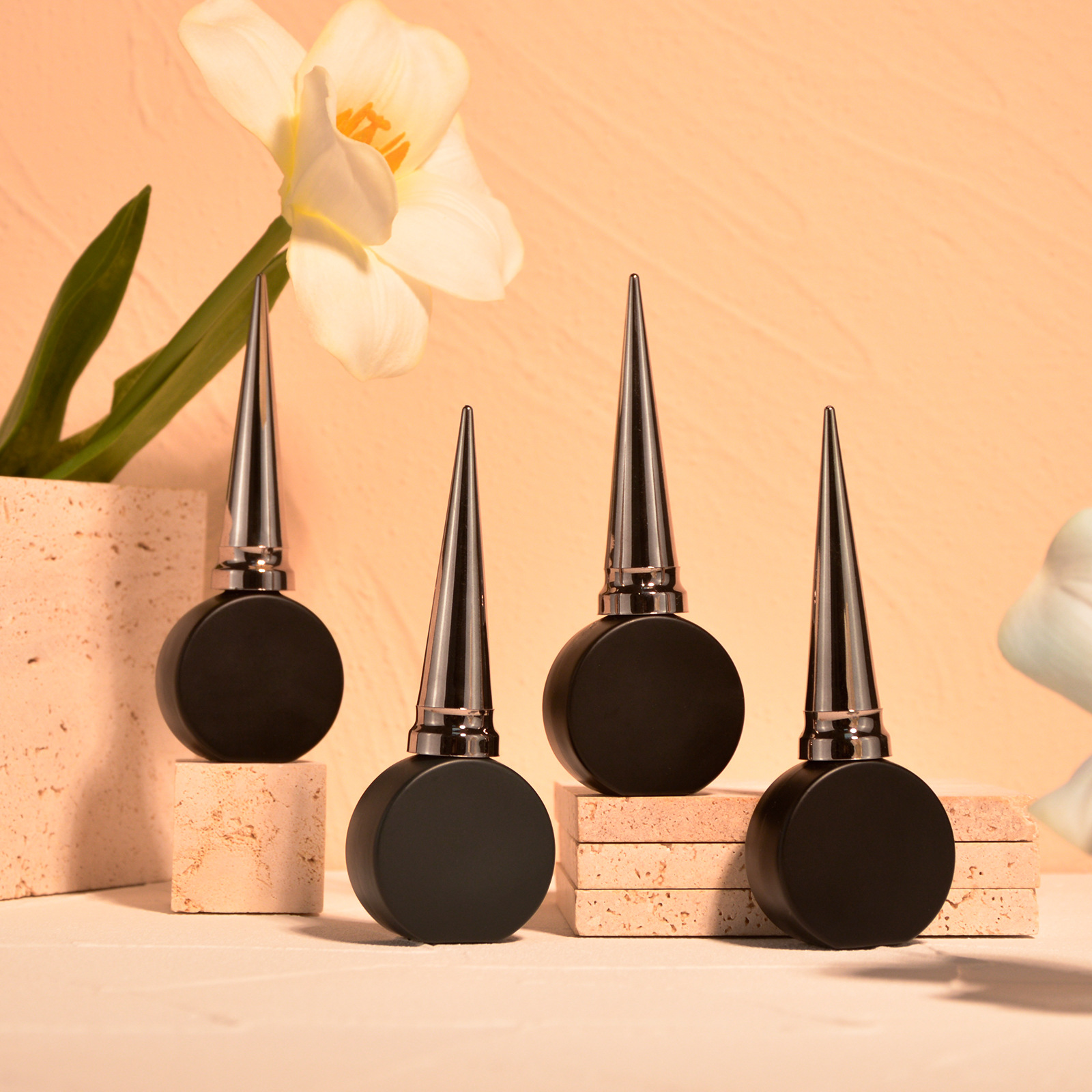 Nail polish bottles available: square bottles, 10ml and 15ml, light-proof empty nail polish bottles.