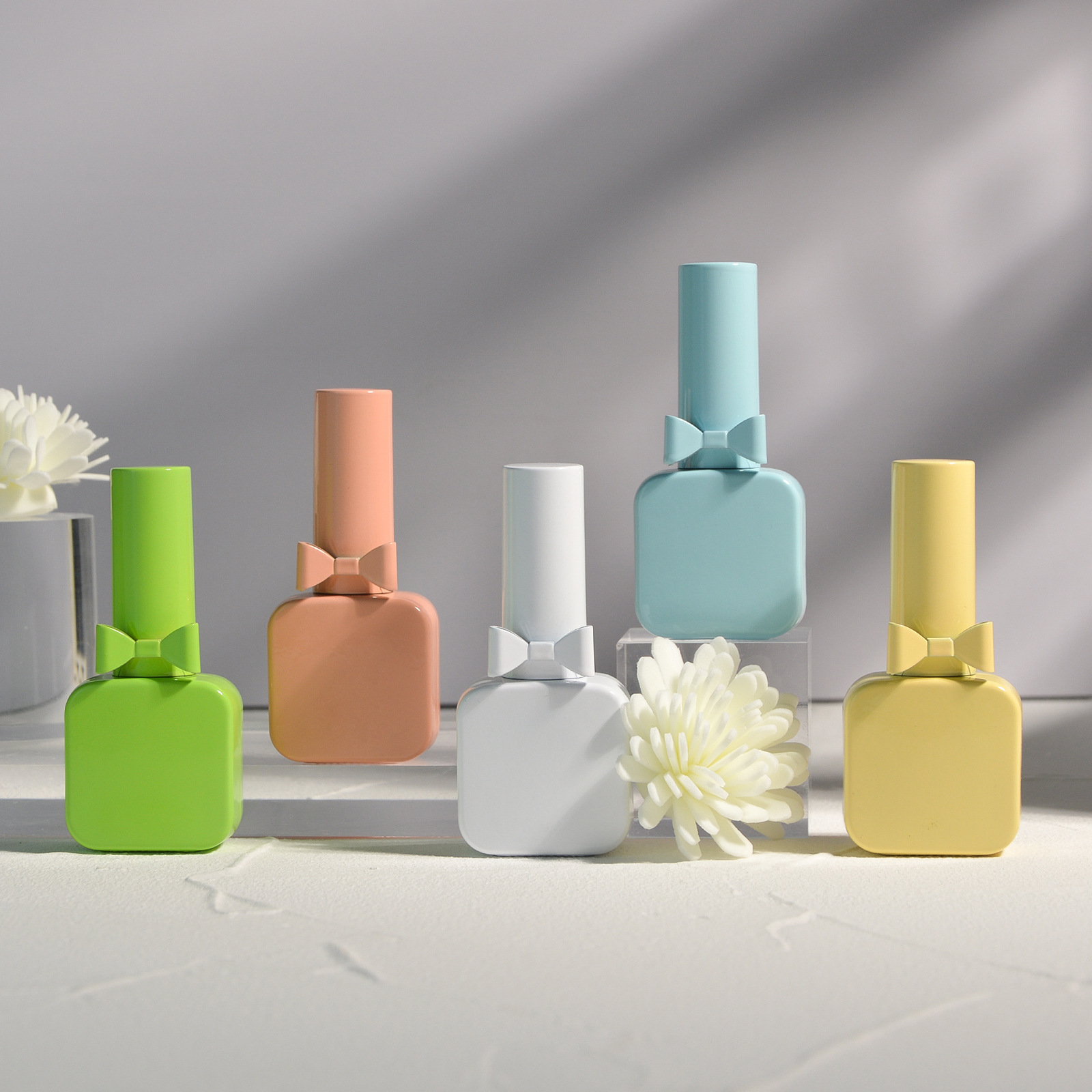 10ml spray-on colored gel nail polish dispenser, empty electroplated nail polish bottle, light-proof glass bottle.
