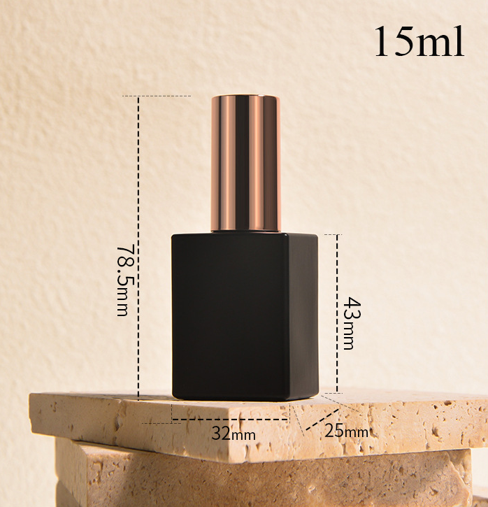Factory direct sales of 15ml matte black nail polish bottles. Empty bottles in various styles.
