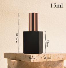 Factory direct sales of 15ml matte black nail polish bottles. Empty bottles in various styles.