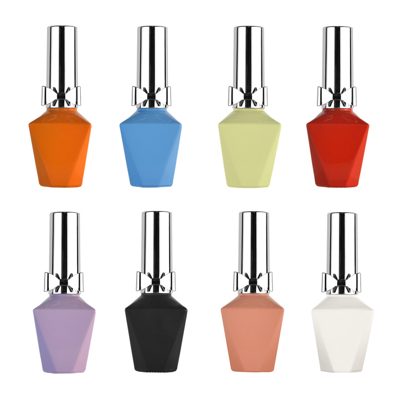 Factory wholesale of new 13ml gel nail polish empty bottles, black and white nail polish bottles, base coat and top coat refill empty bottles.
