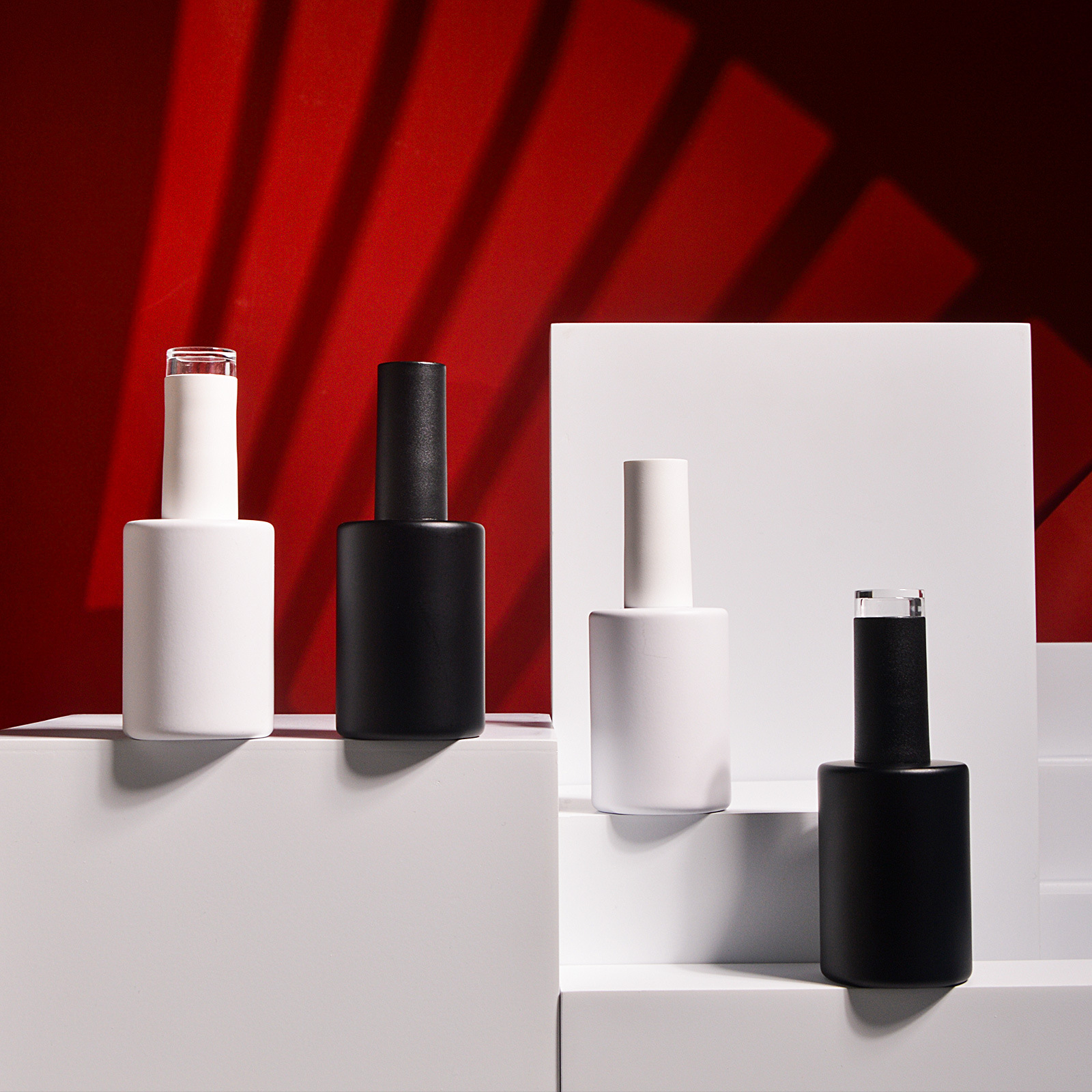 Customized large-capacity nail polish bottle, 40ml empty bottle, black or white light-proof gel glass bottle.