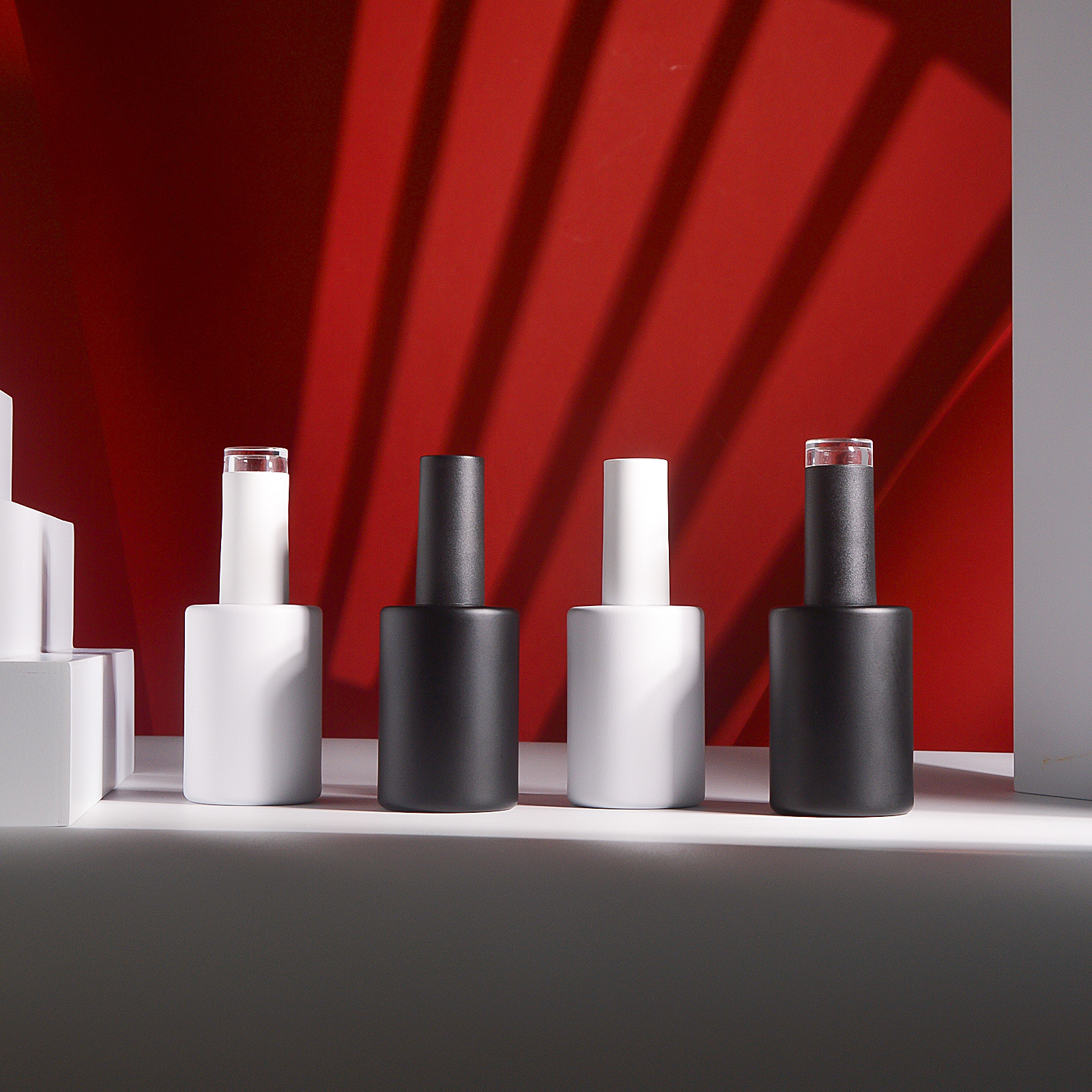 Customized large-capacity nail polish bottle, 40ml empty bottle, black or white light-proof gel glass bottle.