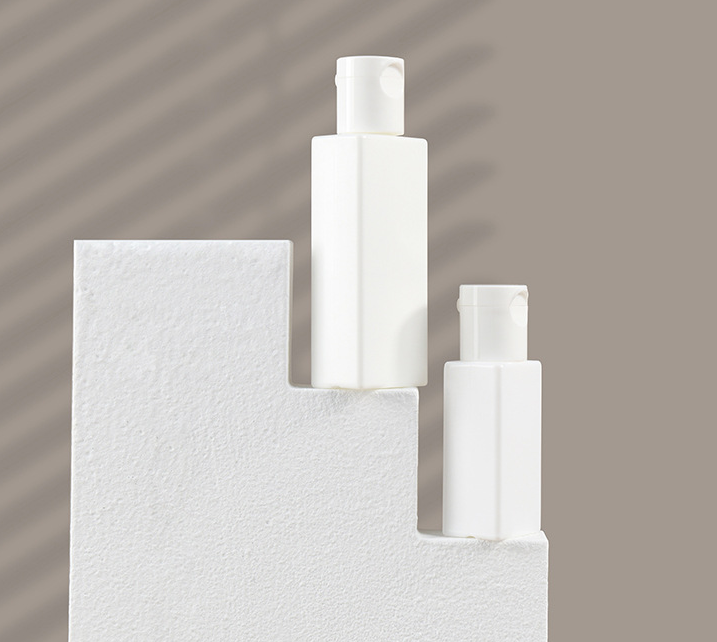 PE flip-top tube pump bottle for cosmetics, plastic essential oil/lotion dispensing bottles, trial size/samples.