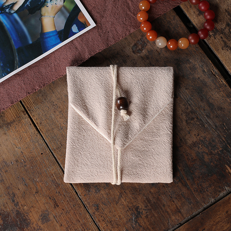 Cotton and linen jewelry bags, triangular bags, brocade pouches, small cloth bags, jewelry packaging bags, rope bags, logo-printed bags, wholesale available.