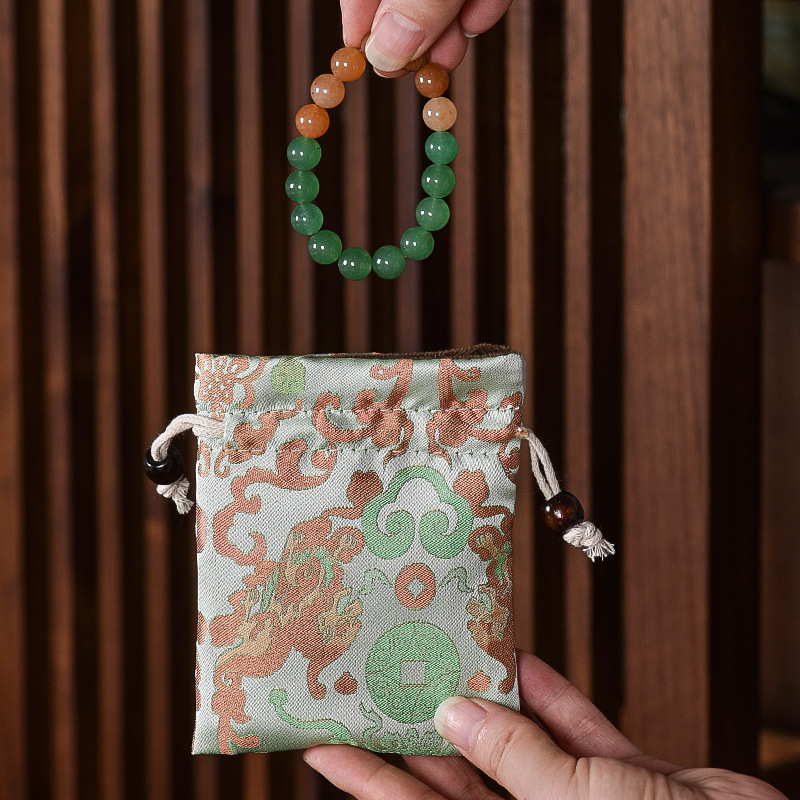 High-end collectible item bags, jewelry bags, prayer bead bags, bracelet bags, walnut playing bags, bangle bags.