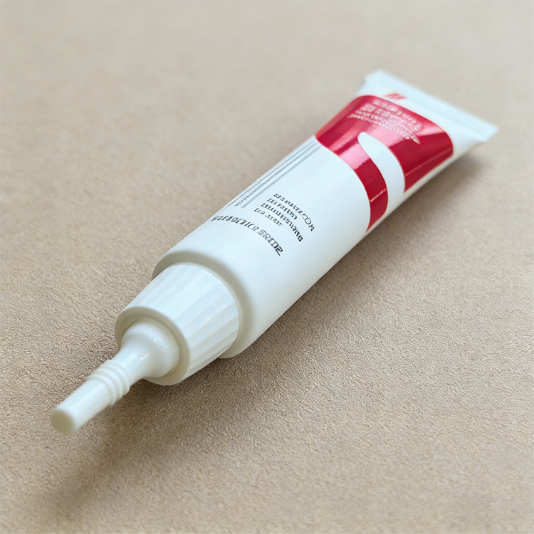 Custom 135ml PE Plastic Fine-Tip Squeeze Tube