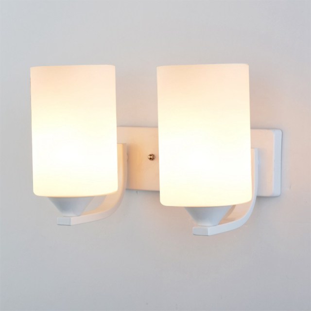 Modern Bath Vanity Wall Mounted Light with Glass Shade