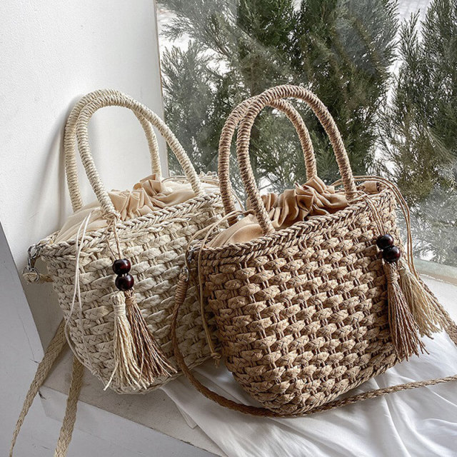 OOVOV Retro Straw Handbag For Women Summer Beach Bag Handmade Woven Shoulder Bag Tassel Picnic Bag