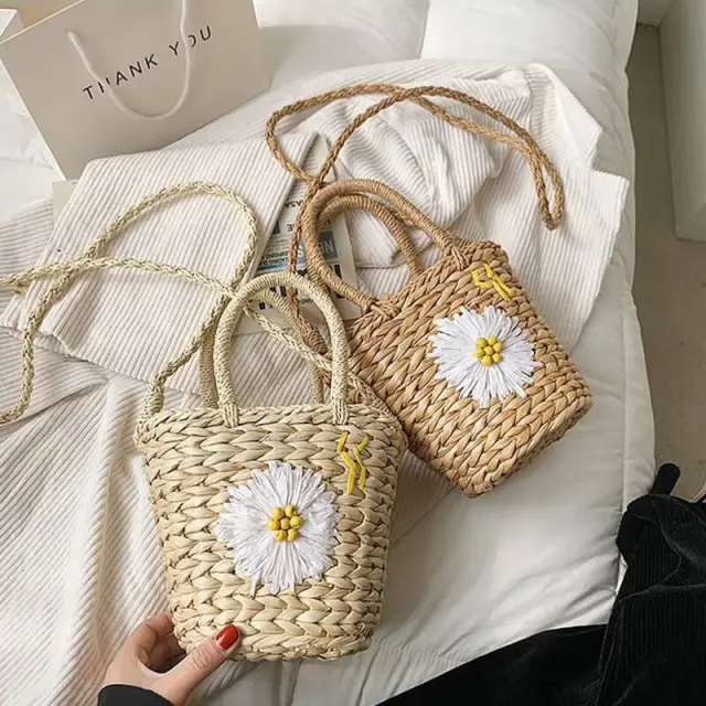 OOVOV Women Summer Tote Bag Handwoven Beach Handbag Daisy Shoulder Bag Bucket Straw Bag