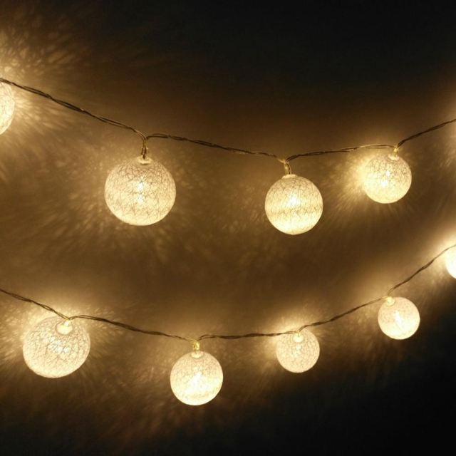 OOVOV Cotton Balls Fairy Lights Battery Operated 10 LEDs Wool Balls String Light 1.6 Meter Warm White Light String for Bedroom Party Indoor Wedding Fe