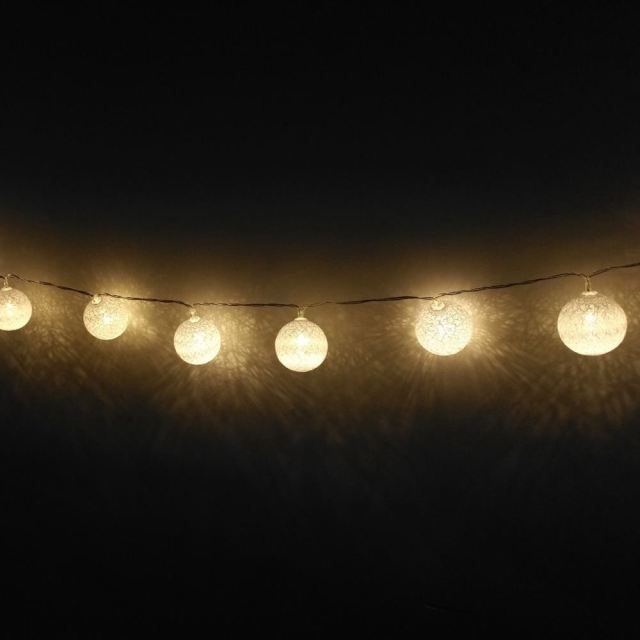 OOVOV Cotton Balls Fairy Lights Battery Operated 10 LEDs Wool Balls String Light 1.6 Meter Warm White Light String for Bedroom Party Indoor Wedding Fe