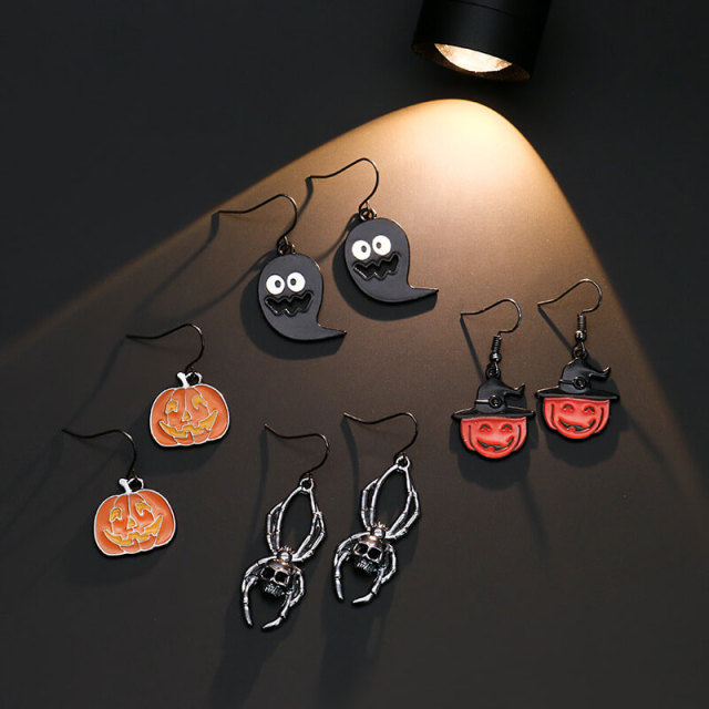 OOVOV Halloween Stud Earrings Halloween Drop Dangle Earrings Pumpkin Ghost Skull Stud Earrings for Women Halloween Party Dress