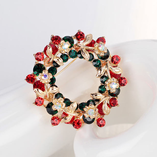 OOVOV Green Red Zircon Wreath Brooch Christmas Brooches for Women Sparkling Christmas Wreath Pin Cute Christmas Accessories for Women