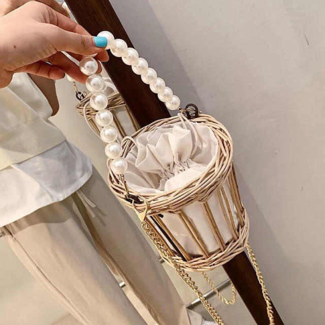 OOVOV Summer Beach Rattan Bag for Women Basket Circle Crossbody Handwoven Purse Clutch Vacation Pearl Totes Bag