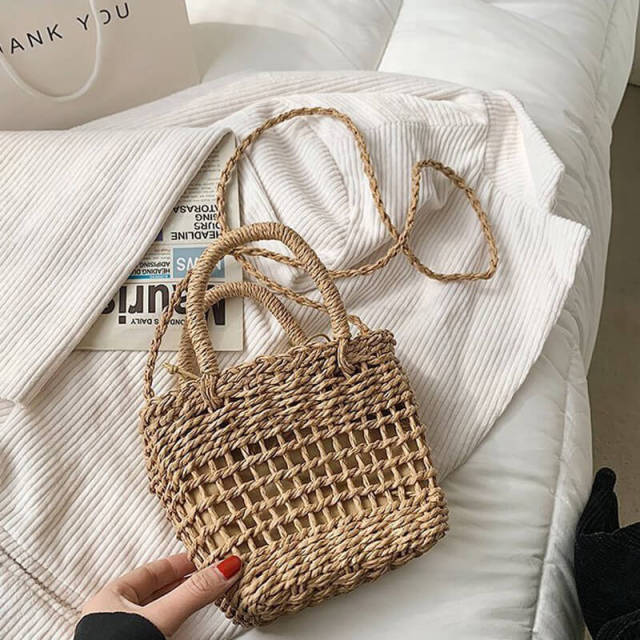 OOVOV Straw Bag For Women,Cute Strawberry Summer Tote Bag Handwoven Beach Handbag Shoulder Bag