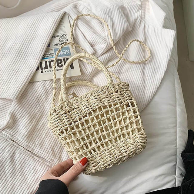 OOVOV Straw Bag For Women,Cute Strawberry Summer Tote Bag Handwoven Beach Handbag Shoulder Bag