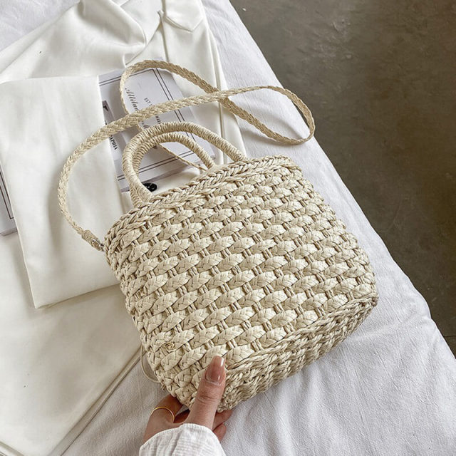 OOVOV Retro Straw Handbag For Women Summer Beach Bag Handmade Woven Shoulder Bag Tassel Picnic Bag