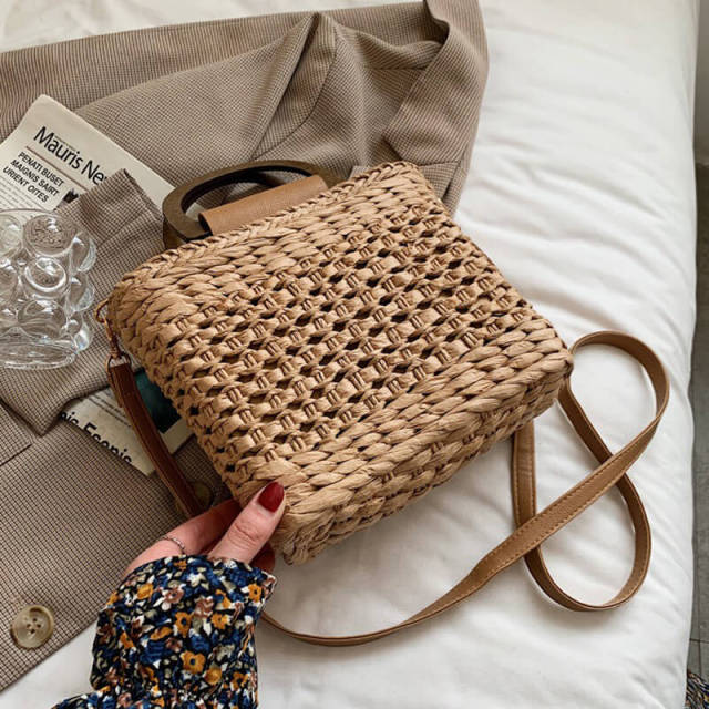OOVOV Straw Handbags For Women Handwoven Square Rattan Bags Natural Chic Summer Beach Tote Woven Handle Shoulder Bag