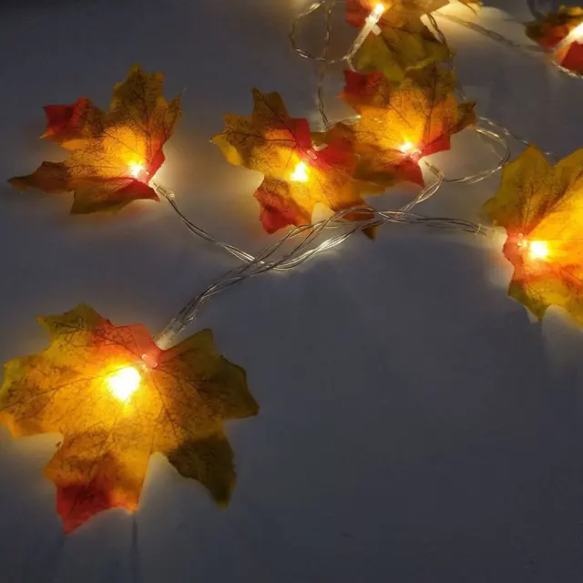 OOVOV Decorative LED String Lights Maple Leaf LED String Light 10 Lights 1.5M Battery Case