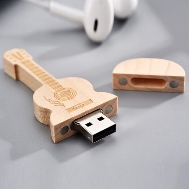 8G Wood Guitar USB Flash Drive USB2.0 Data Traveler DIY Engraving Cute Gifts