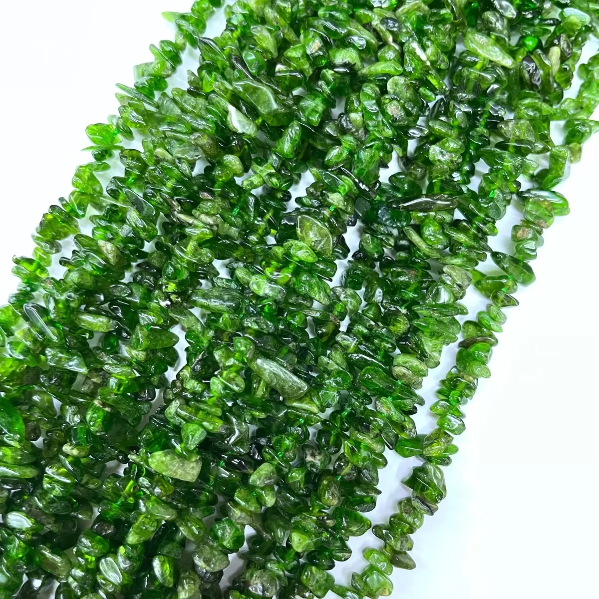 Russia Green Chrome Diopside, 16'' Chips, Approx 5-8mm