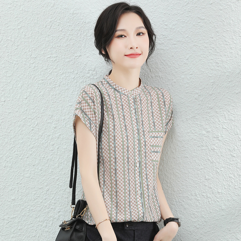 French stand collar striped short-sleeved shirt Women's new summer design sense Small chiffon shirt thin B0758 / 067