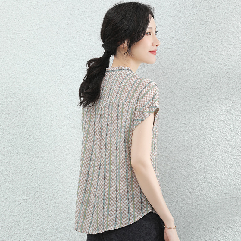French stand collar striped short-sleeved shirt Women's new summer design sense Small chiffon shirt thin B0758 / 067
