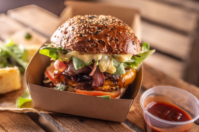A high-quality box with structural integrity lets you preserve the flavors and textures in a burger.