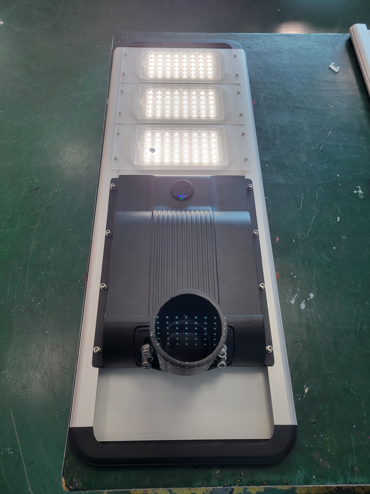 Waterpoof Ip65 60w All In One Luzes de rua movidas a energia solar com sensor de movimento para iluminação de estradas