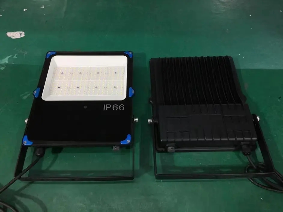 IP66 extérieur commercial 50w 100w 150w 200w 300w 400w ultra mince 200w Projecteur à LED
