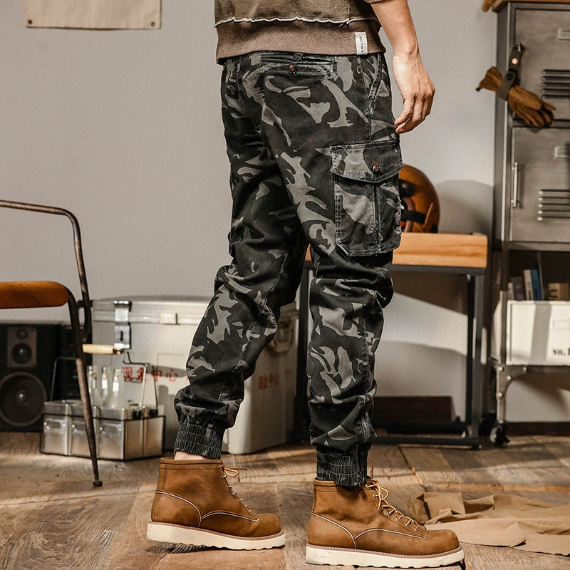 GorgeousBen   Men's straight-leg camouflage work pants with zipper cuffs for outdoor use in spring and autumn.