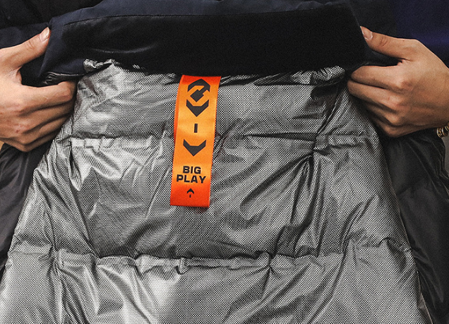 GorgeousBen  American graphene thermal workwear down jacket men's winter 2024 new mountain outdoor commuting hooded jacket men.